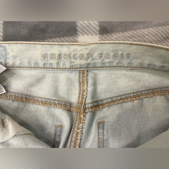 American Eagle High Waisted Jeans - Picture 4 of 13